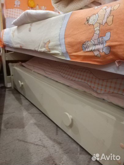 Детская кроватка из массива бука