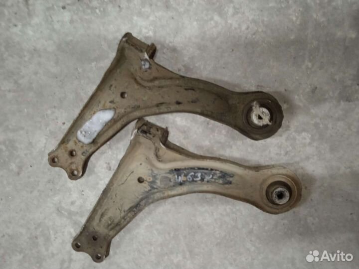 Рычаг передний нижний Mercedes W638 Vito Мерседес