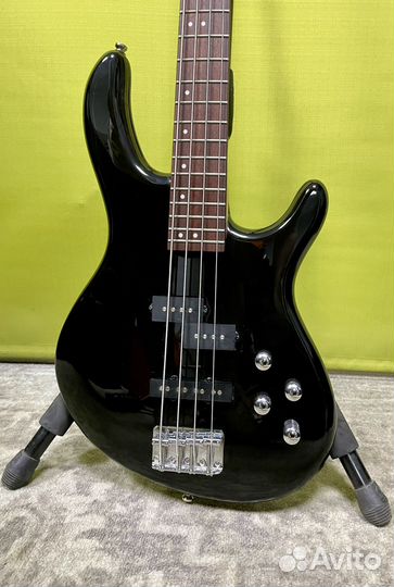 Бас гитара Cort с комбиком Warwick