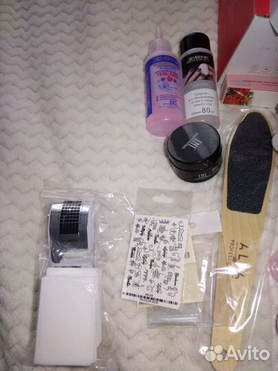 Новый набор для маникюра 34 предмета лампа,лаки и