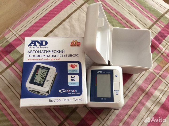 Тонометр наручный(карманный) Япония