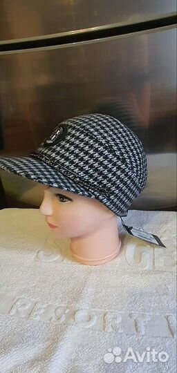 Женское кепи с ушками