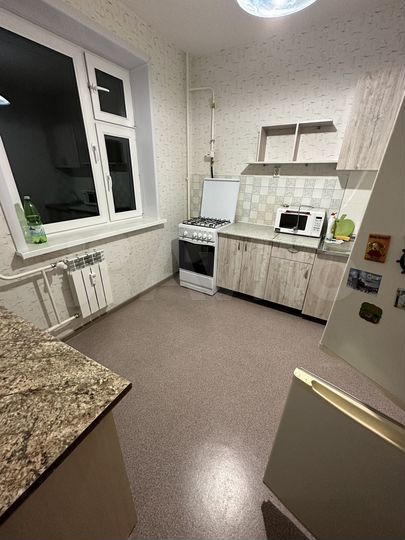 2-к. квартира, 53 м², 4/10 эт.