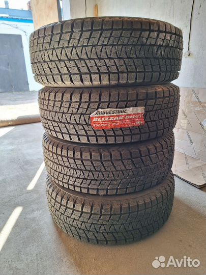 Bridgestone Blizzak DM-V1 245/65 R17 105R