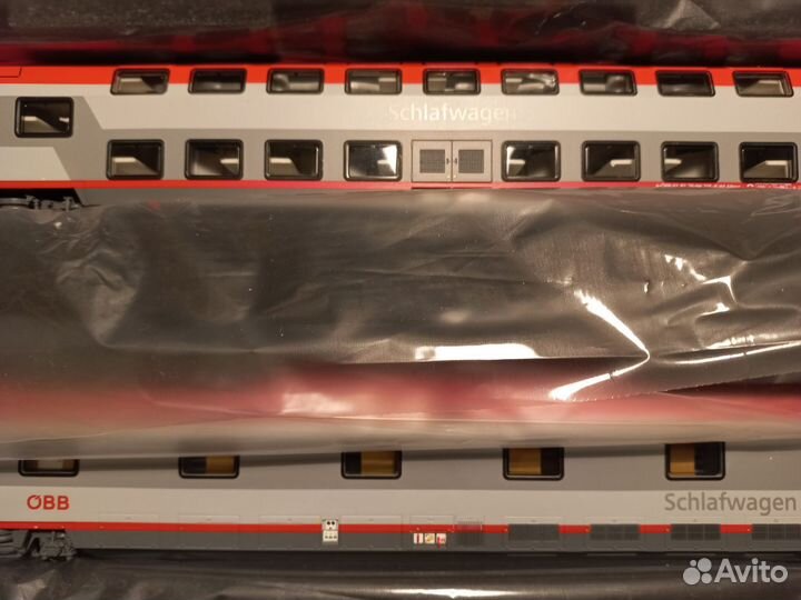 Модель железной дороги. Набор двухэтажных вагонов