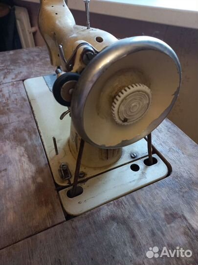 Швейная машина Tikka