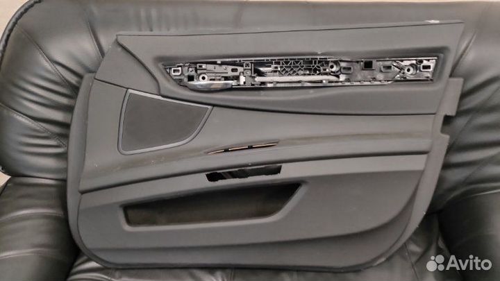 Обшивка двери передняя правая Bmw 750Lix F02 N63
