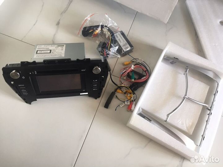 Магнитола оригинальная для Toyota сarmry