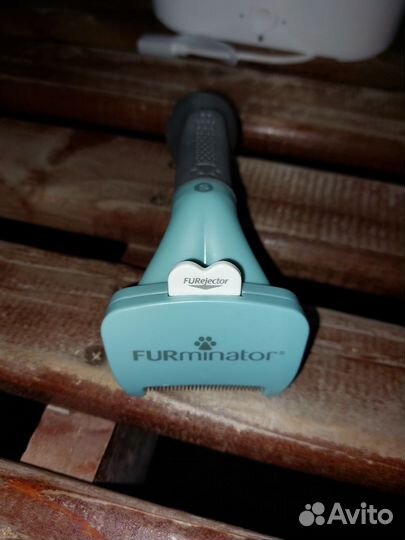 Furminator, перчатка-щетка и разнозубая расческа