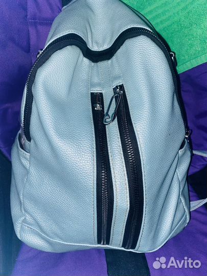 Рюкзак с женскими вещами