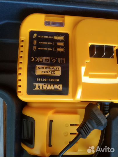 Ударная дрель-шуруповерт dewalt DCD 771