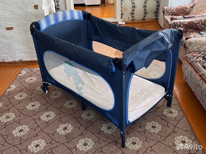 Складной манеж на колесах с матрасом 60/120