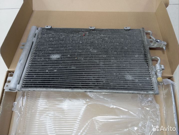 Радиатор кондиционера Opel Zafira B 93178958