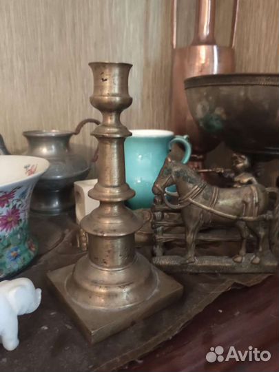 Бронзовый подсвечники и вазочки