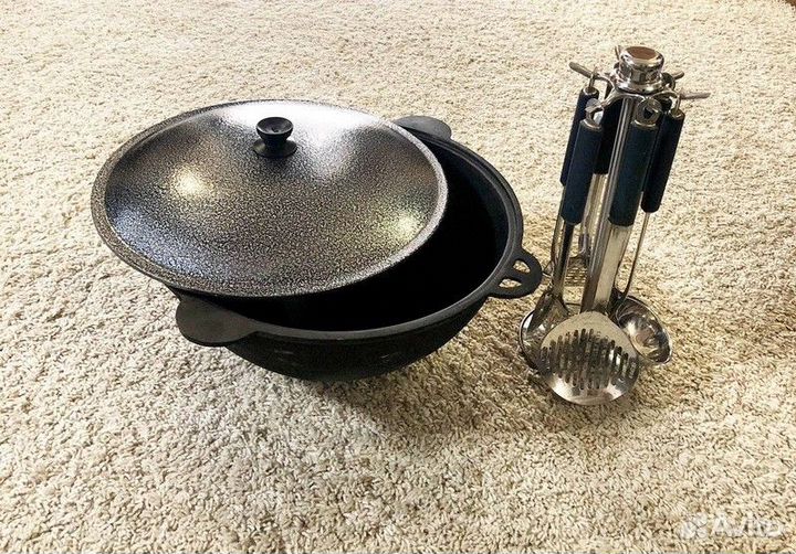 Казан с крышкой