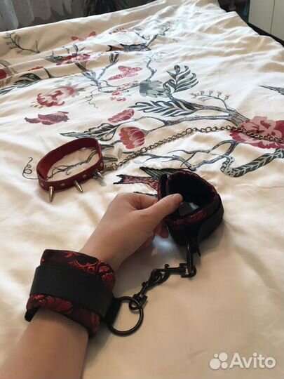 Мягкие наручники и ошейник для фотосессий
