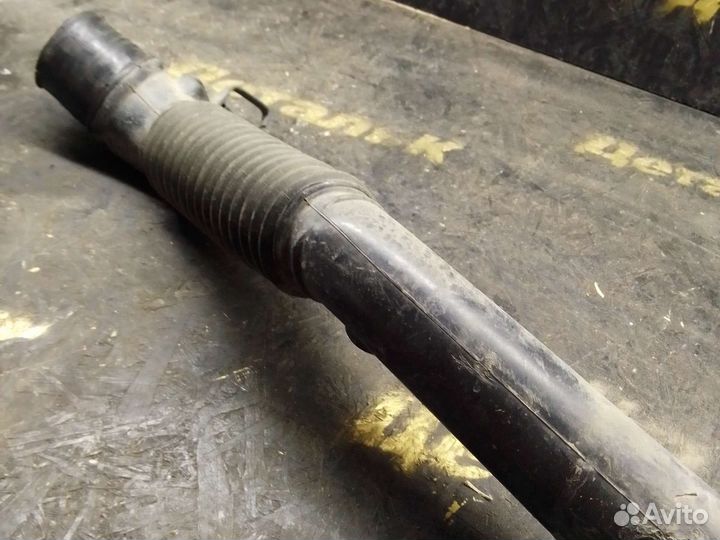 Патрубок воздушного фильтра Nissan p11