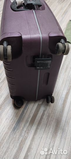 Чемодан антивпндальный samsonite