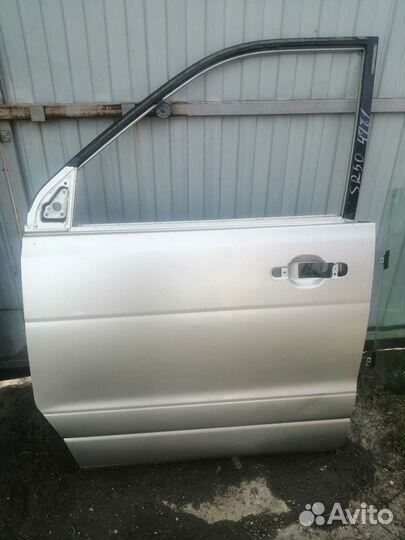 Дверь передняя левая тойота таун айс ноах