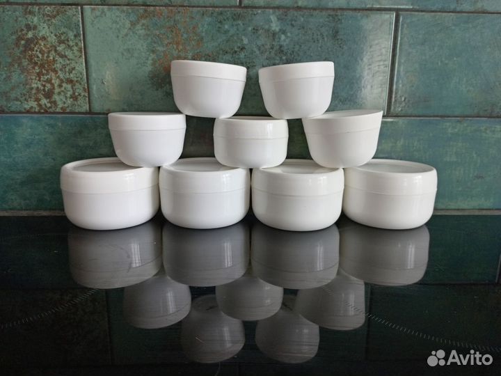 Пластиковые баночки для косметики или мелочей