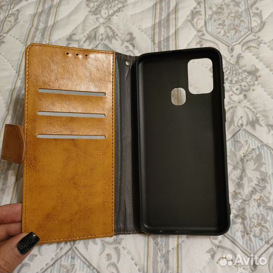 Чехлы на телефон