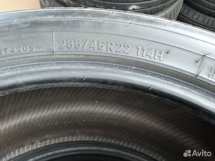 Nitto NT420S 285/45 R22 114H