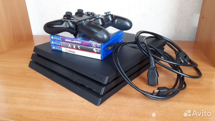 Sony PlayStation 4 Pro 1Tb Black (CUH-7008B)