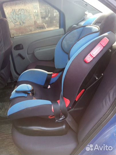 Продам детское автомобильное кресло