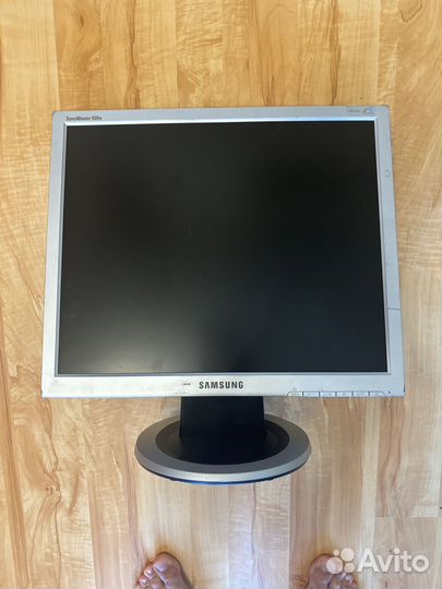 Монитор samsung 19 дюймов VGA