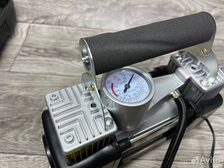 Компрессор воздушный автомобильный