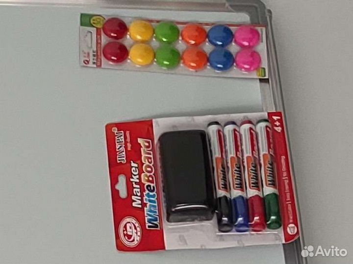 Магнитно-маркерная доска двухсторонняя