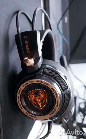 Игровые наушники