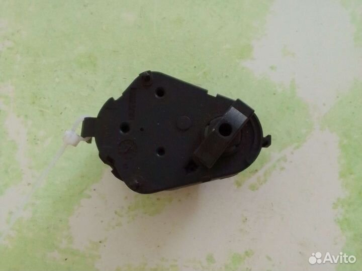 Моторчик заслонки отопителя BMW 5 E60/E61 б\у