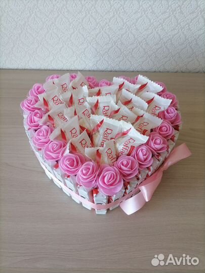 Торт сердце из киндеров