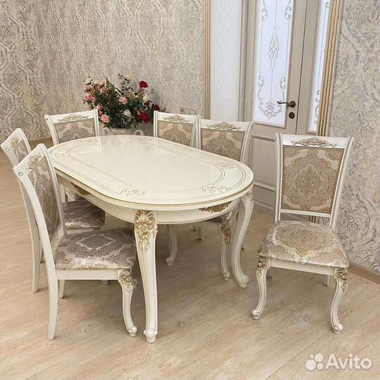 Кухонный стол и стулья