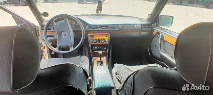 Mercedes-Benz W124 2.3 AT, 1987, 227 235 км