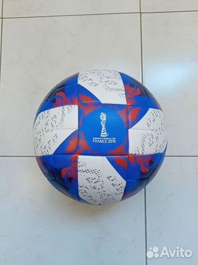 Футбольный мяч Adidas Conext 19