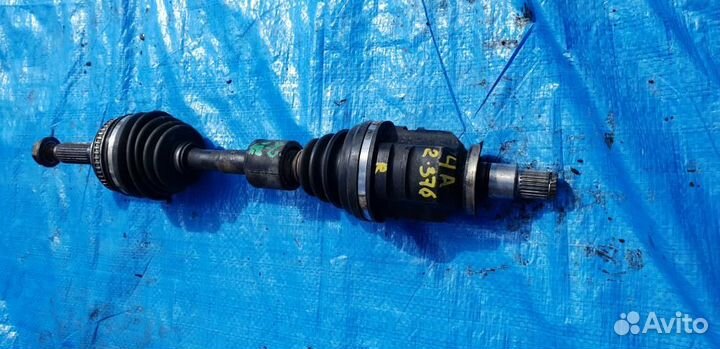 Привод R toyota corolla AE109