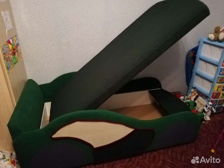 Детский диванчик-машина