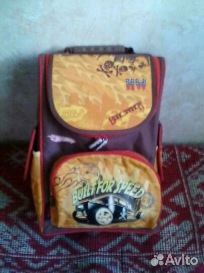 Школьный рюкзак