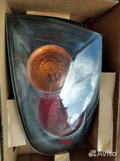 Задняя правая фара Мазда 3