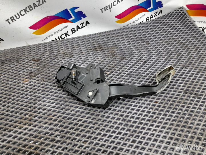 7482492420 Педаль газа