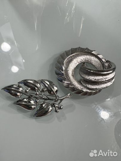 Винтажная брошь Coro