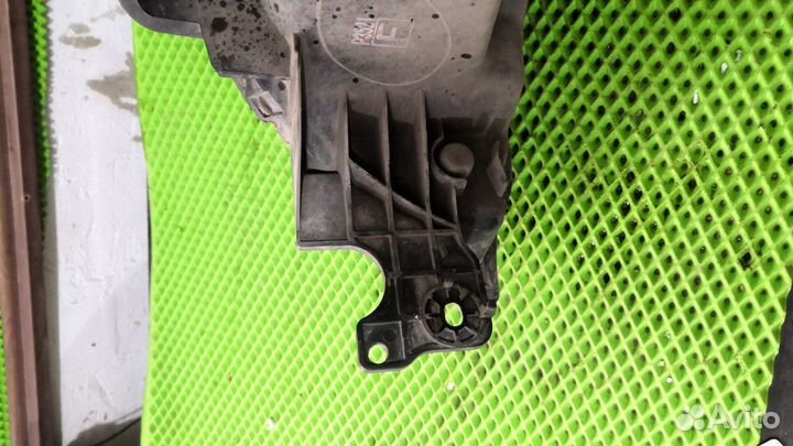 Фара правая Mitsubishi Lancer 9