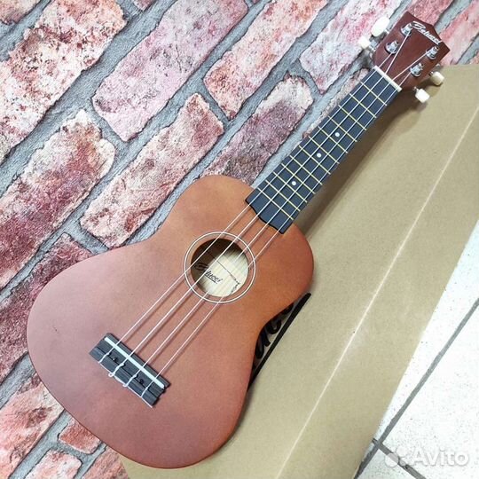Укулеле сопрано новая
