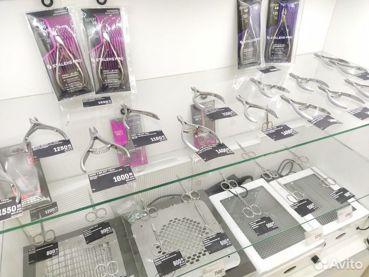 Маникюрные инструменты. Кусачки. Ножницы