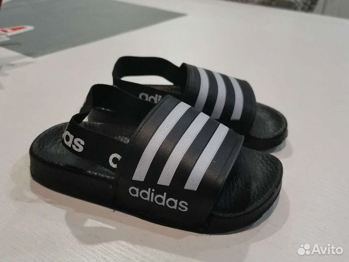 Шлепанцы детские новые