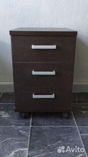 Тумба подкатная к столу письменному