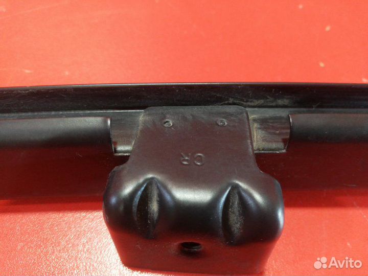 Направляющая стекла двери задняя правая Nissan