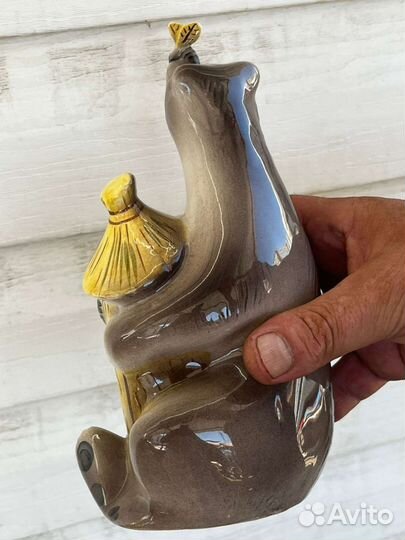 Фарфоровая статуэтка медведь